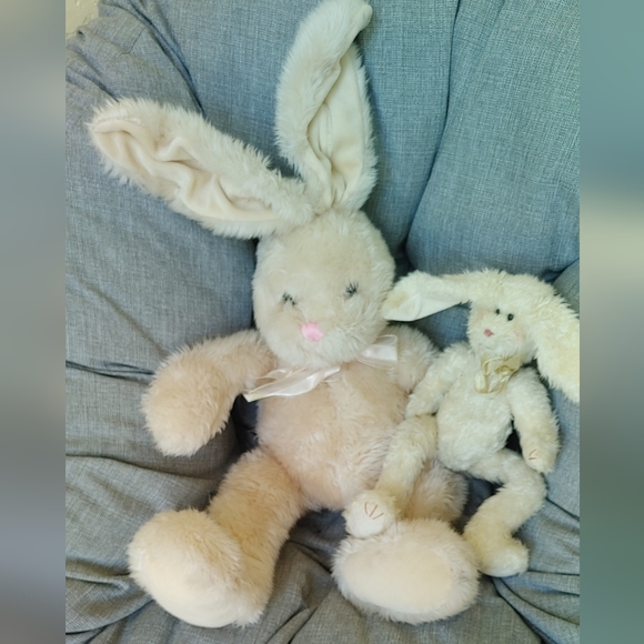 Bundle of 2 Stuffed Bunnies - Picture 2 of 6